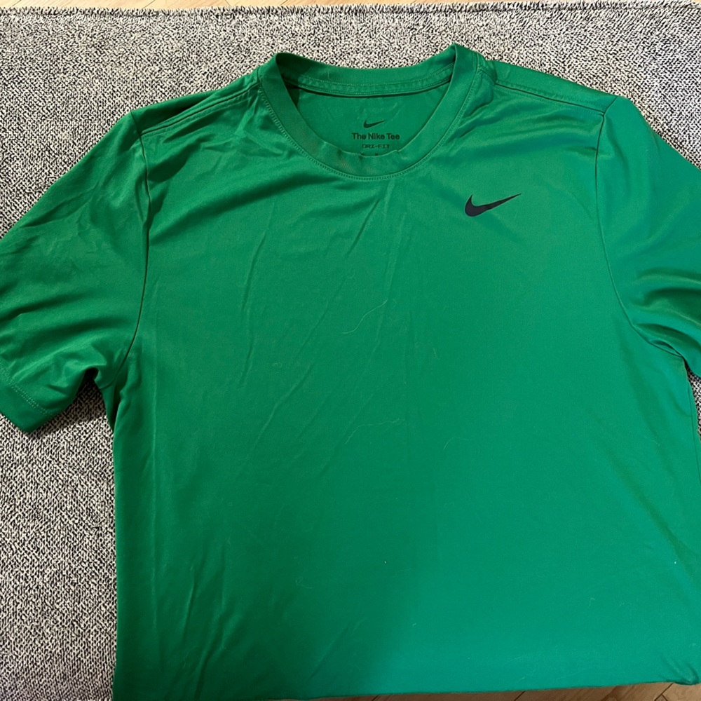 Nike Men's Kelly Green Short Sleeve Tee